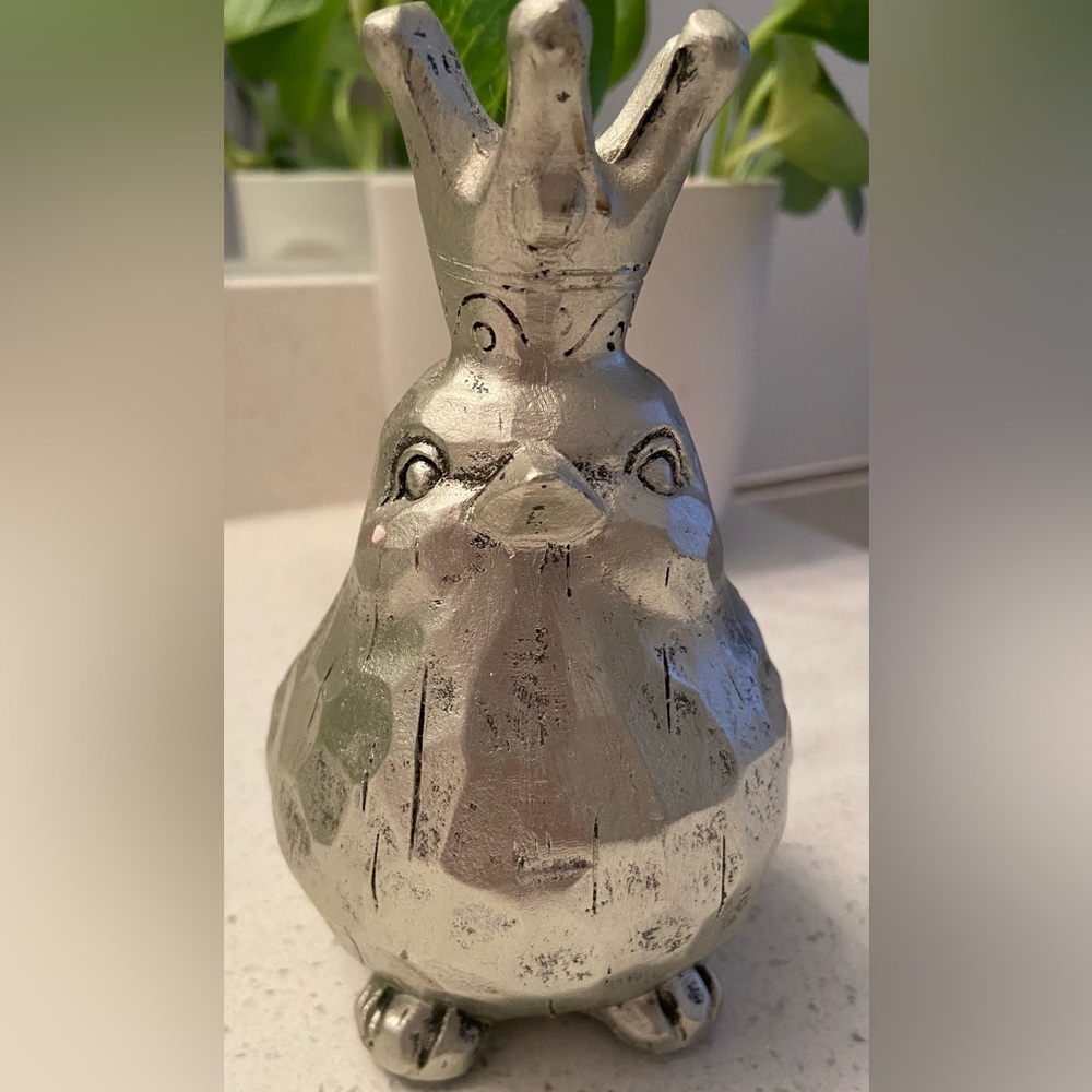 Pretty silver colour crowned bird  beautiful decor for your home or desk